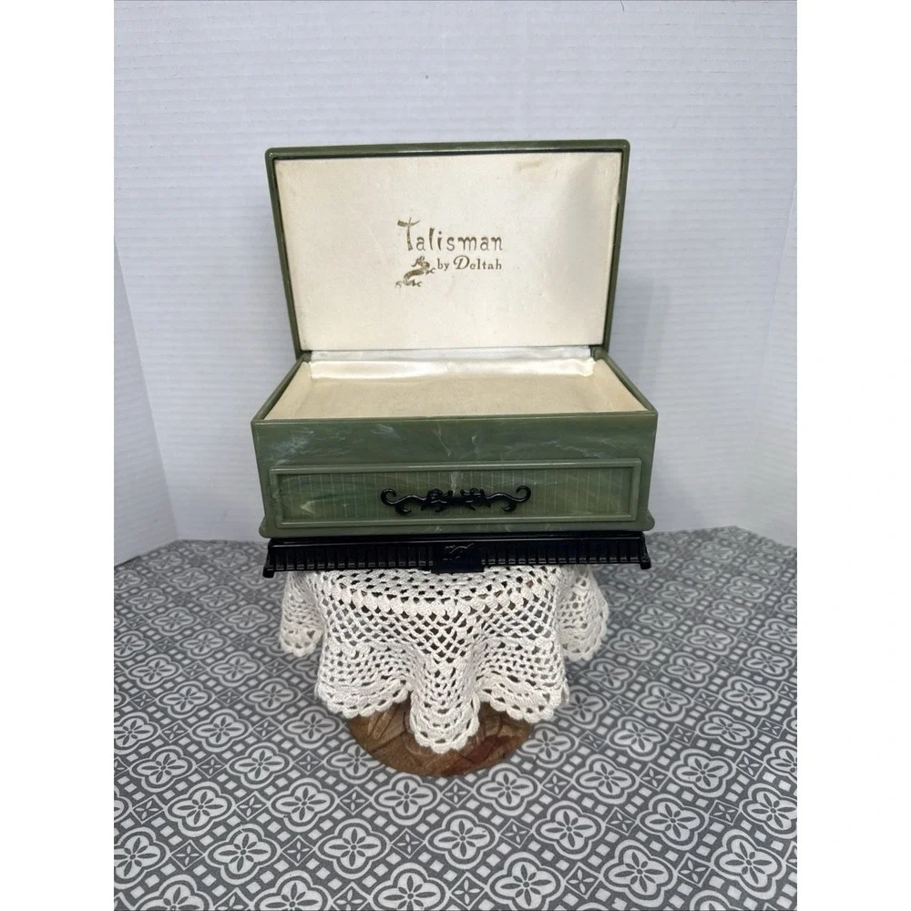Antique Talisman By Deltah Jade Celluloid Jewelry Trinket Box ~ 7.25